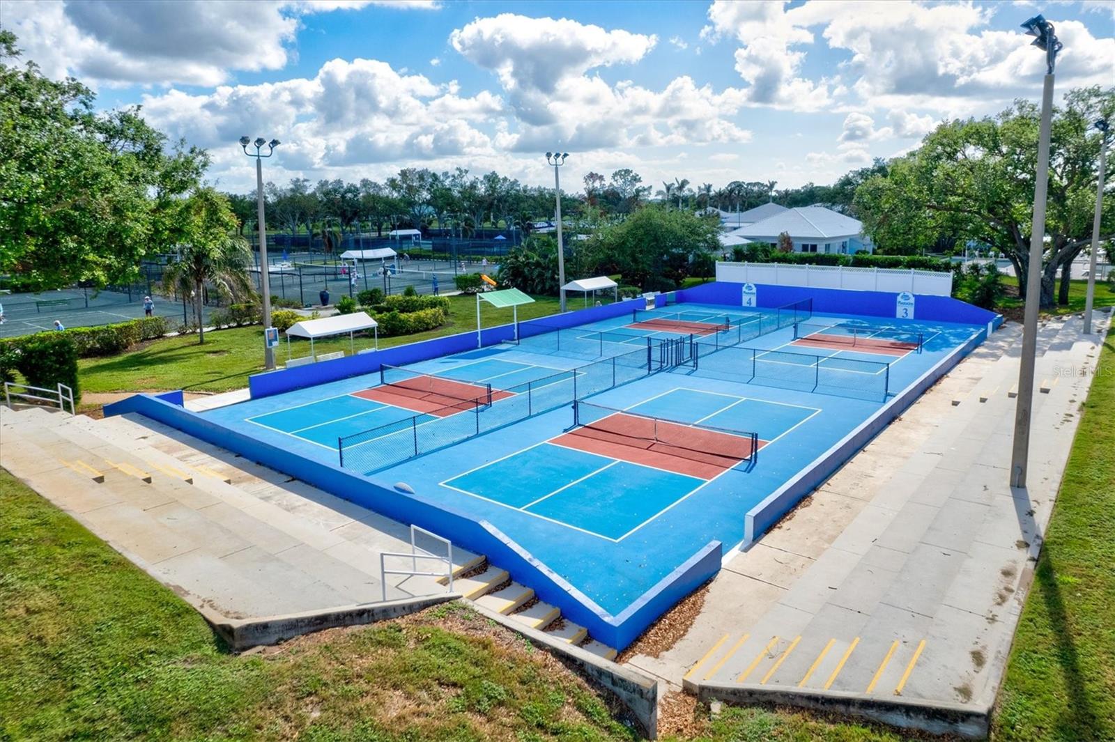 FARMINGTON VISTAS - Residential