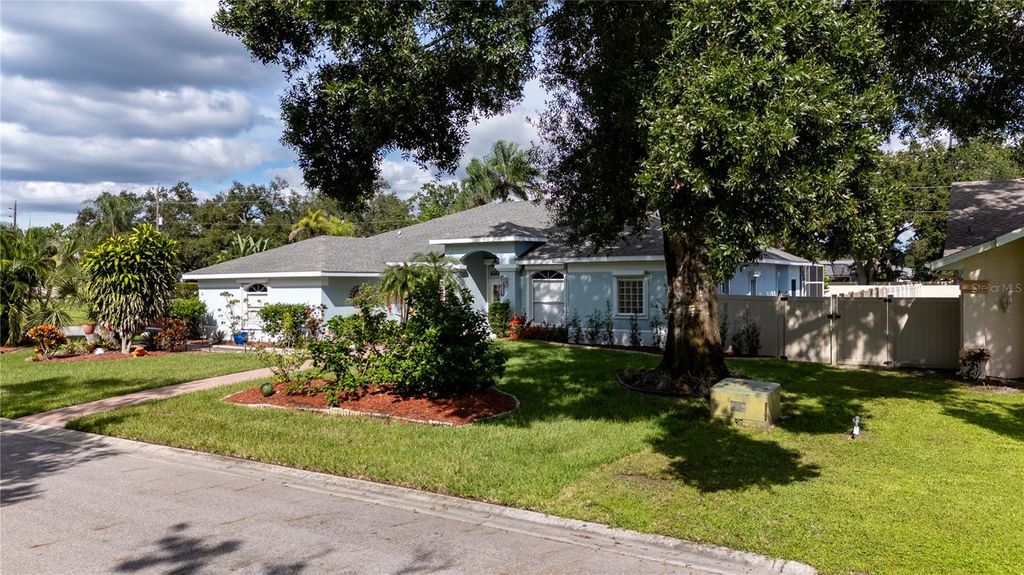 Photo of 4909 29th Lane E, Bradenton, FL 34203 (MLS # N6140456)