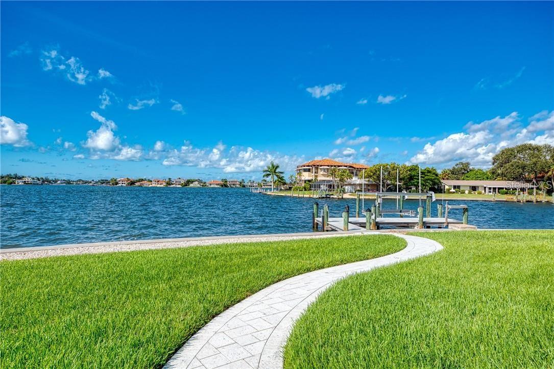 SOUTHPOINTE SHORES - Residential
