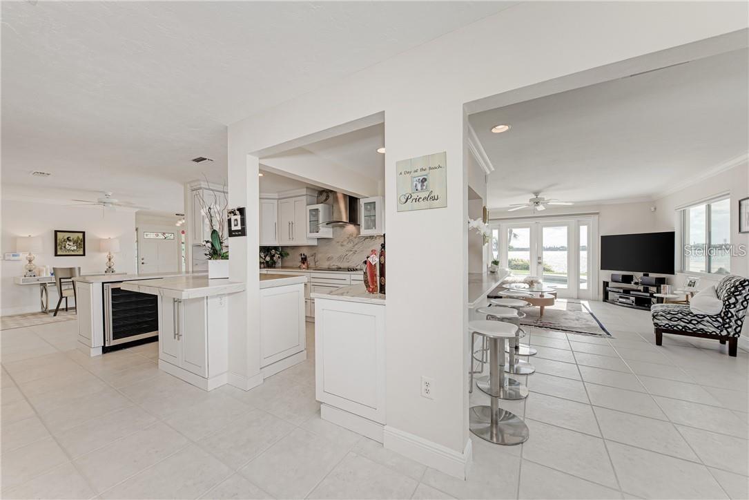 SOUTHPOINTE SHORES - Residential