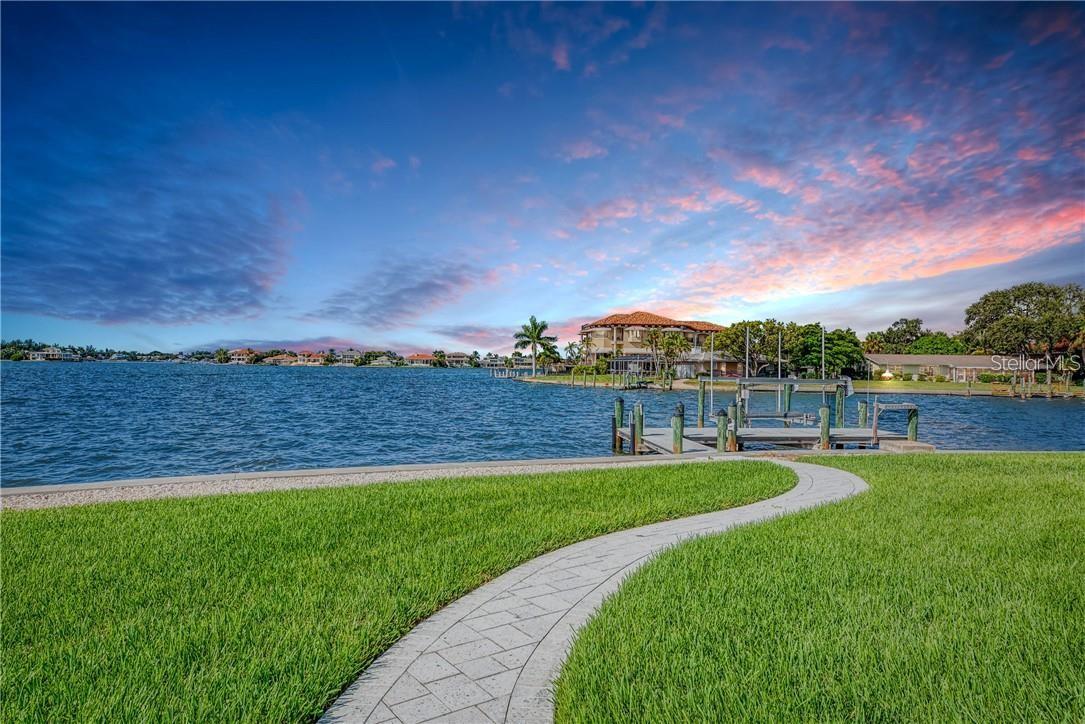 SOUTHPOINTE SHORES - Residential