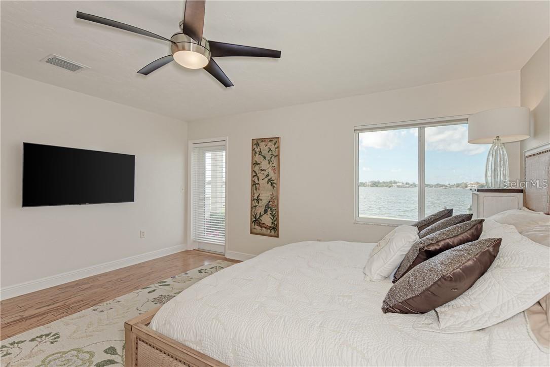 SOUTHPOINTE SHORES - Residential