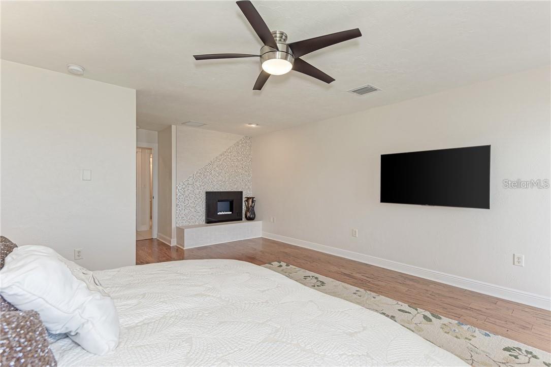 SOUTHPOINTE SHORES - Residential