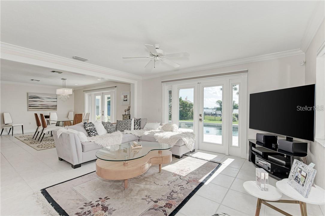 SOUTHPOINTE SHORES - Residential