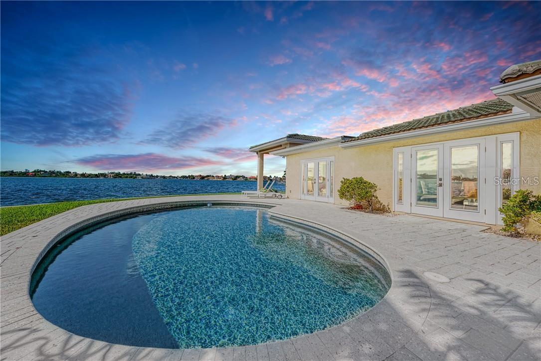 SOUTHPOINTE SHORES - Residential