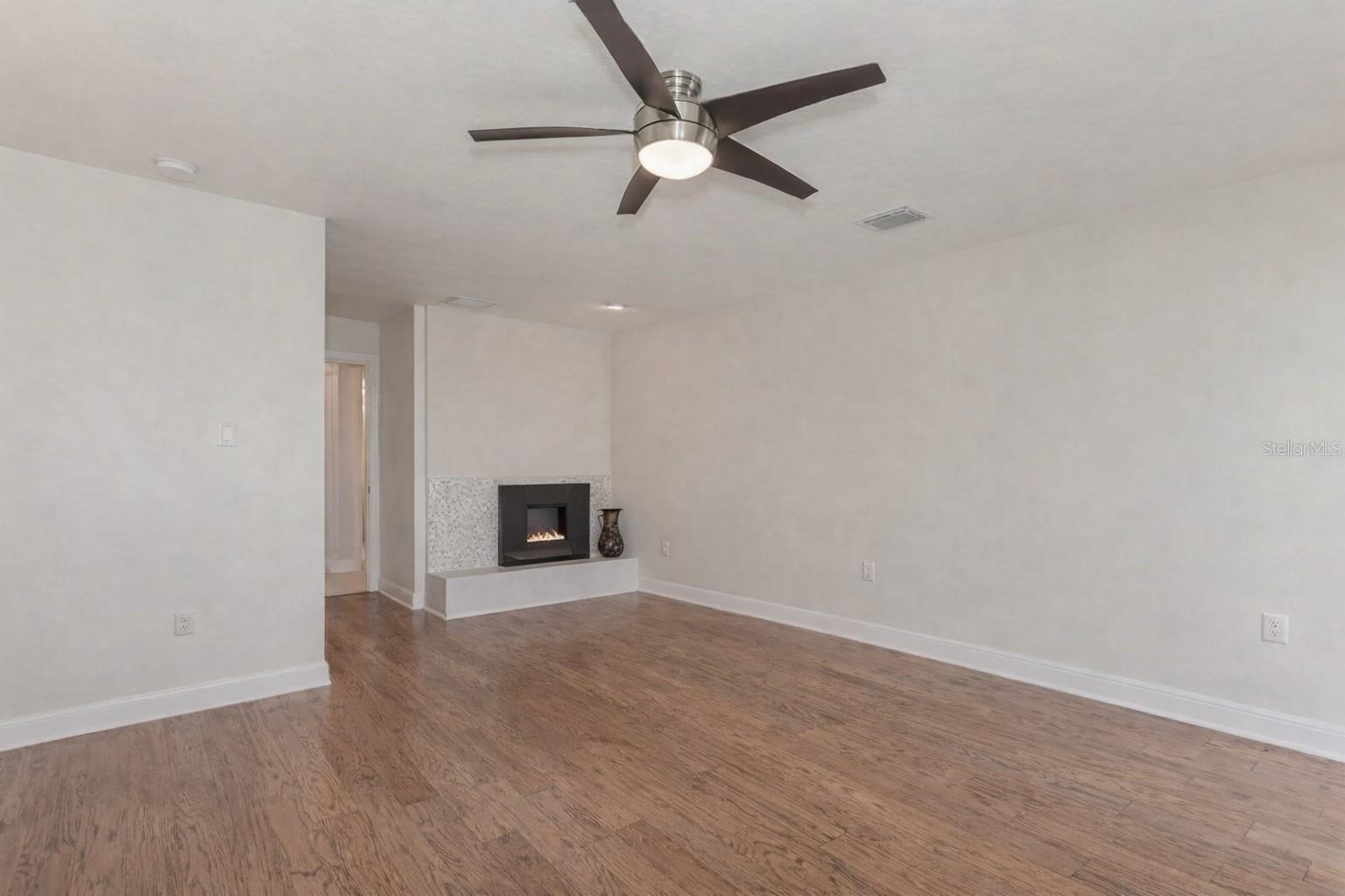 SOUTHPOINTE SHORES - Residential