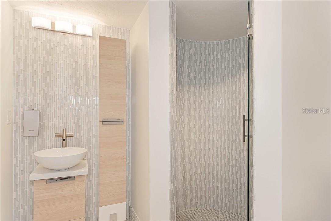 SOUTHPOINTE SHORES - Residential