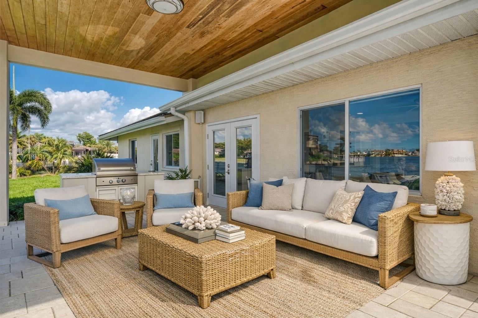 SOUTHPOINTE SHORES - Residential