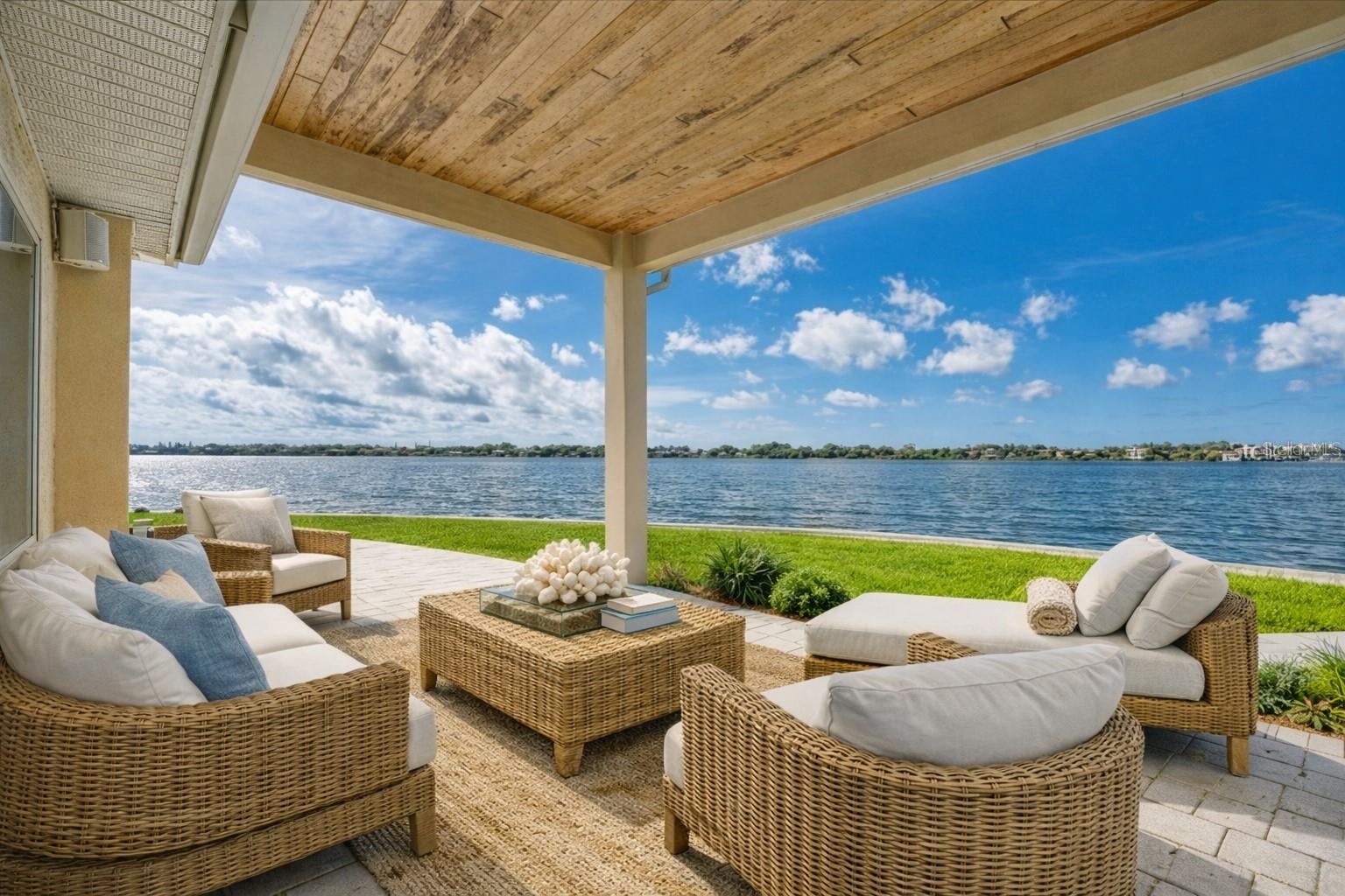 SOUTHPOINTE SHORES - Residential