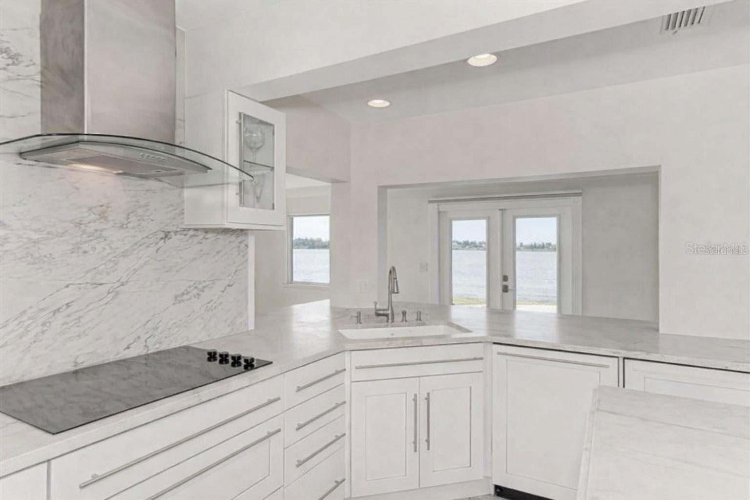 SOUTHPOINTE SHORES - Residential