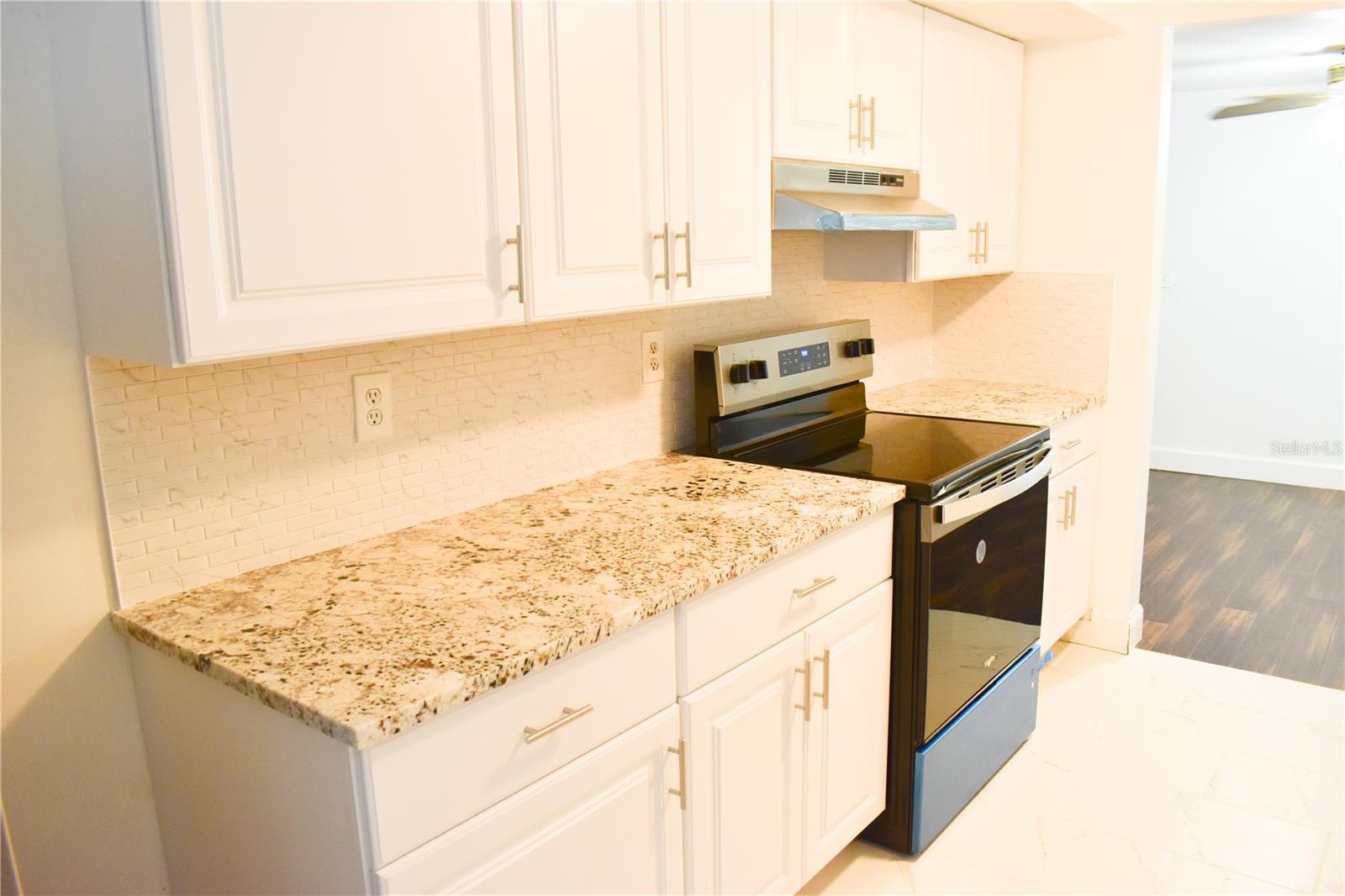 FOREST HILLS - Residential Lease