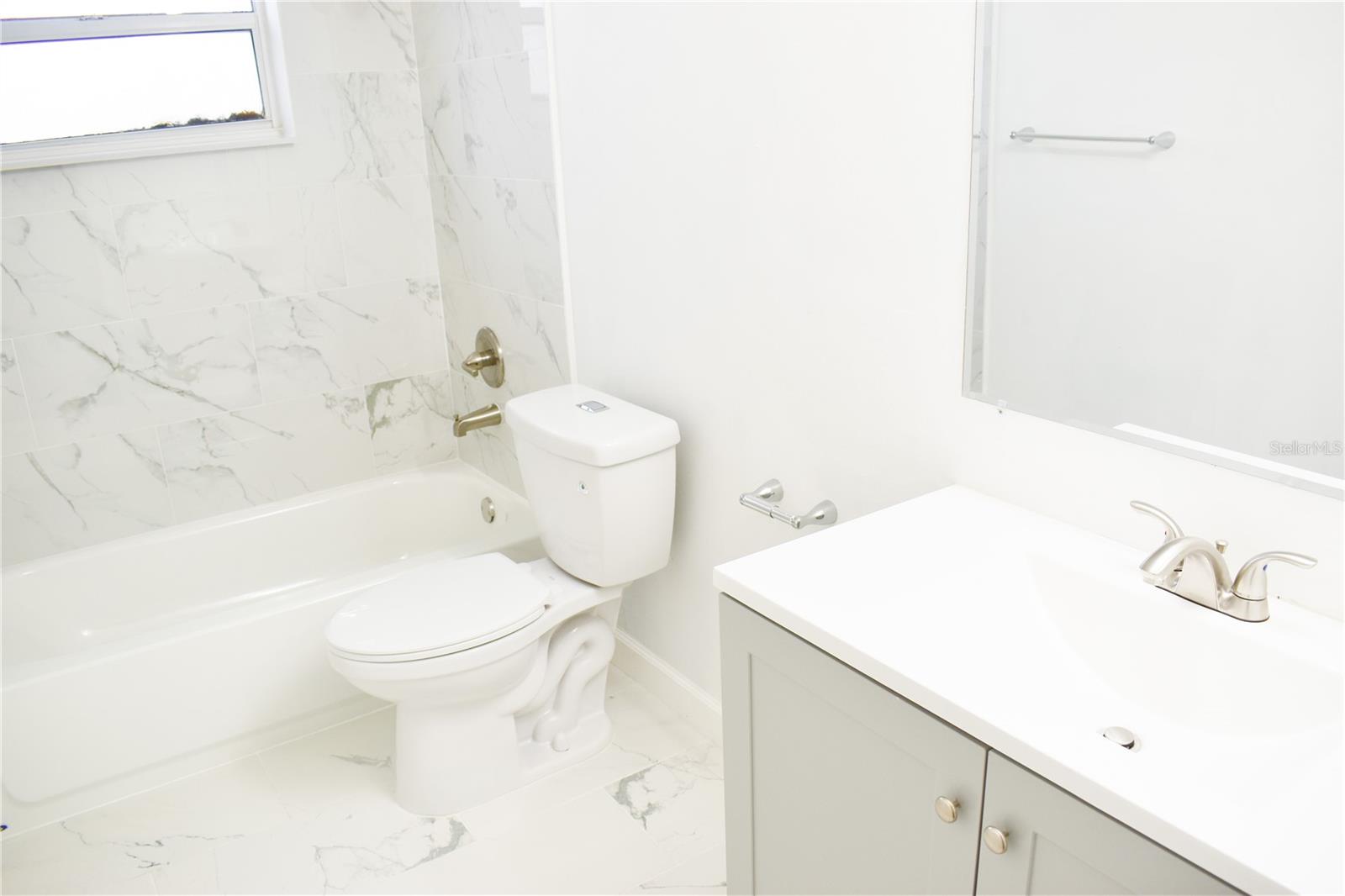 FOREST HILLS - Residential Lease