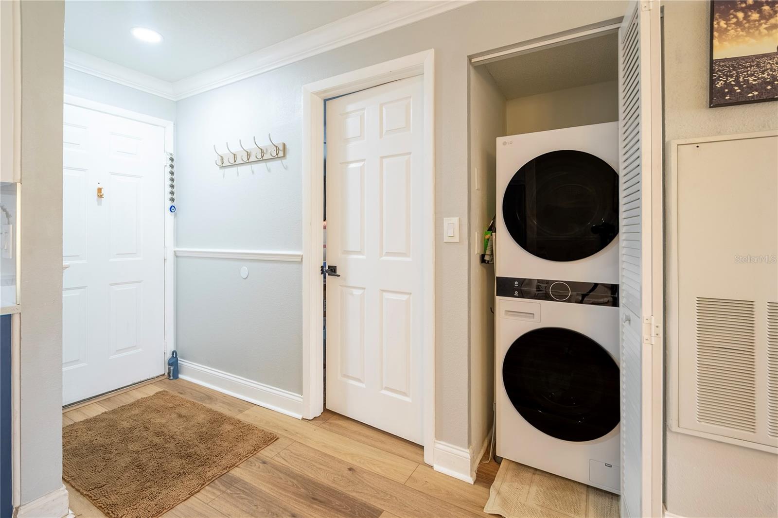 VILLAS AT COUNTRYSIDE THE - Residential