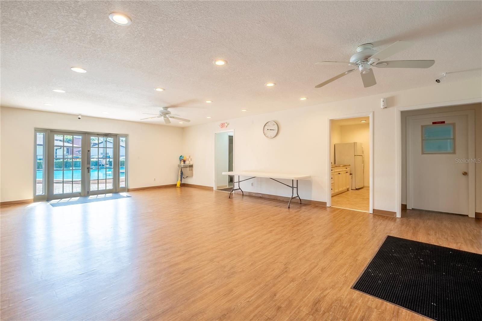 VILLAS AT COUNTRYSIDE THE - Residential