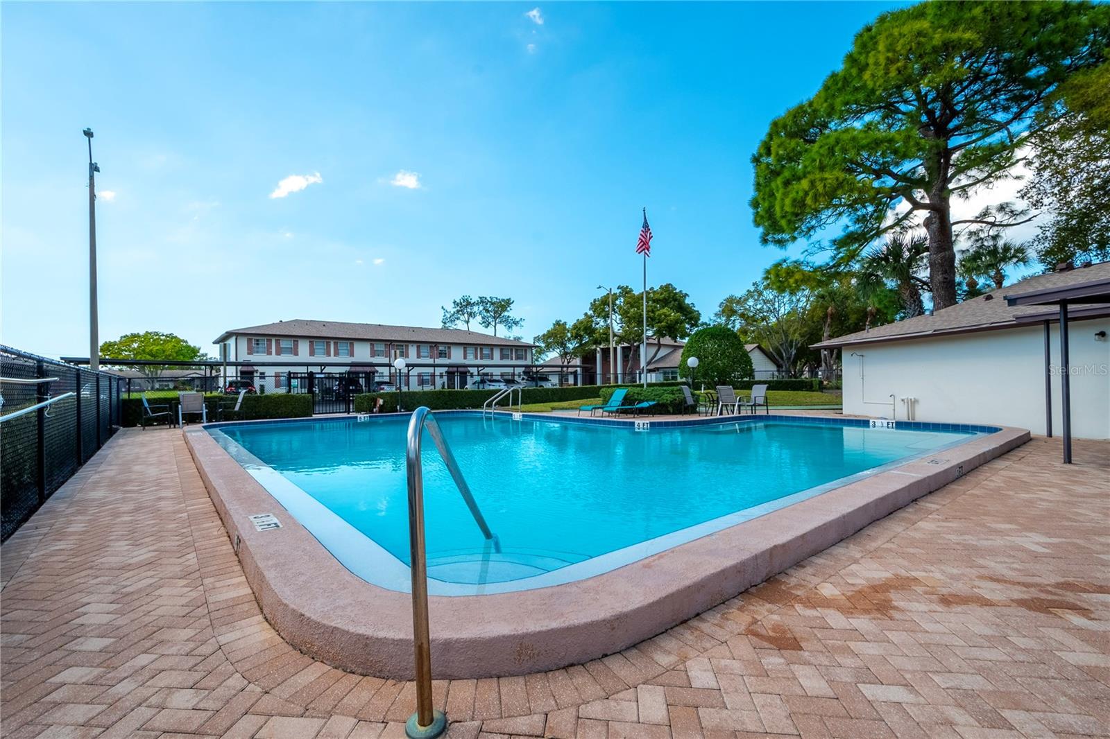 VILLAS AT COUNTRYSIDE THE - Residential