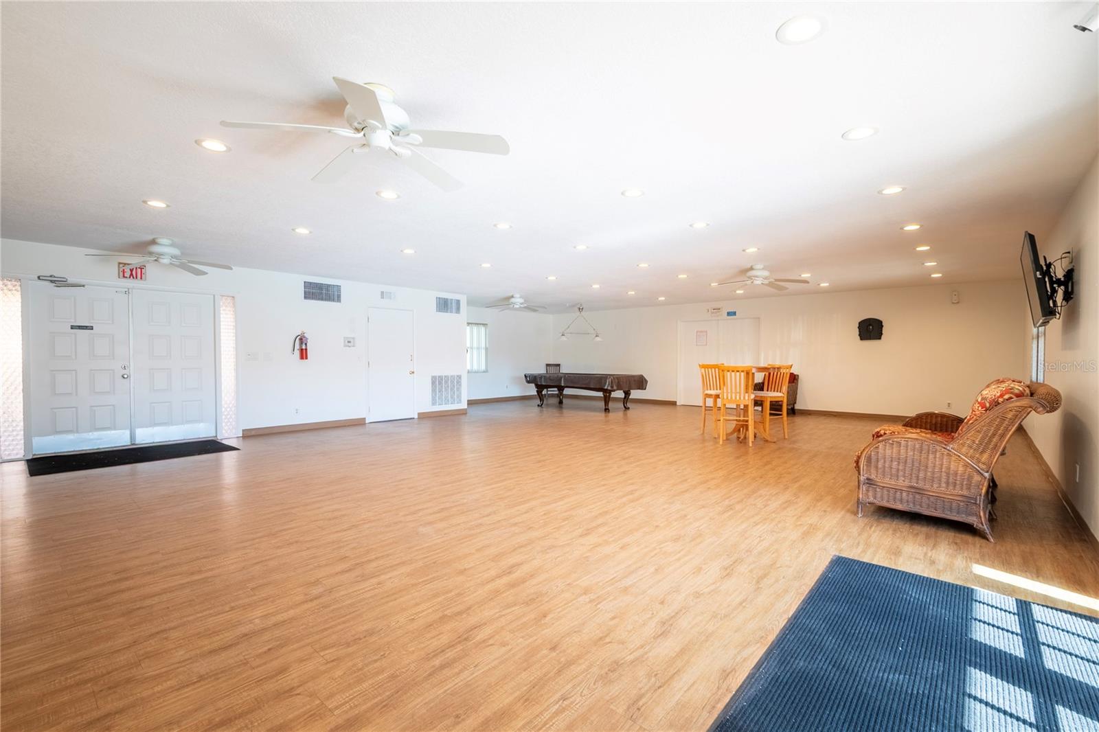 VILLAS AT COUNTRYSIDE THE - Residential