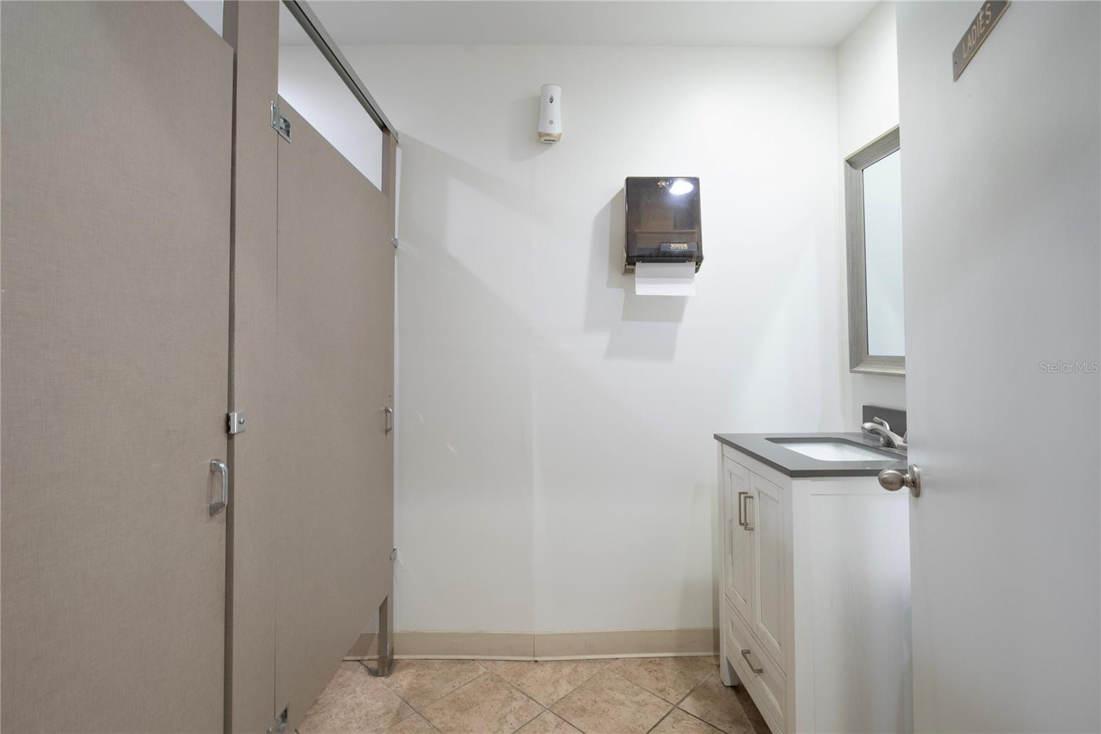 VILLAS AT COUNTRYSIDE THE - Residential