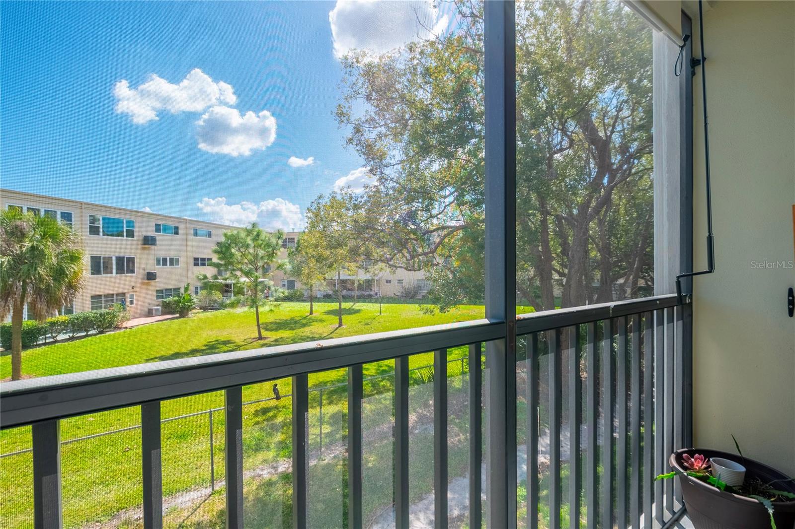 VILLAS AT COUNTRYSIDE THE - Residential