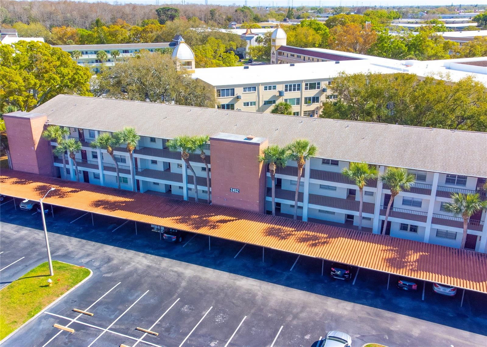 VILLAS AT COUNTRYSIDE THE - Residential