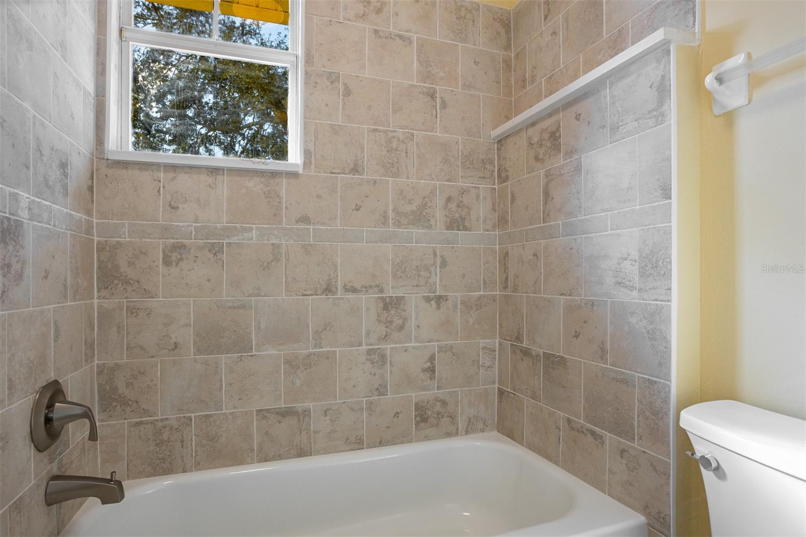 PALMA CEIA PARK - Residential Lease