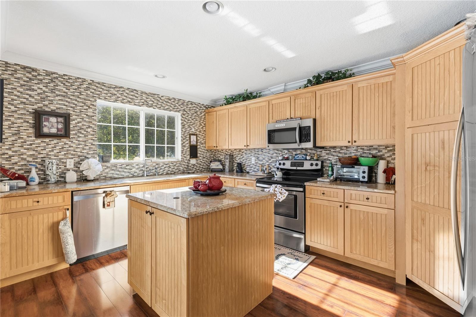 WEDGEWOOD GROVES - Residential