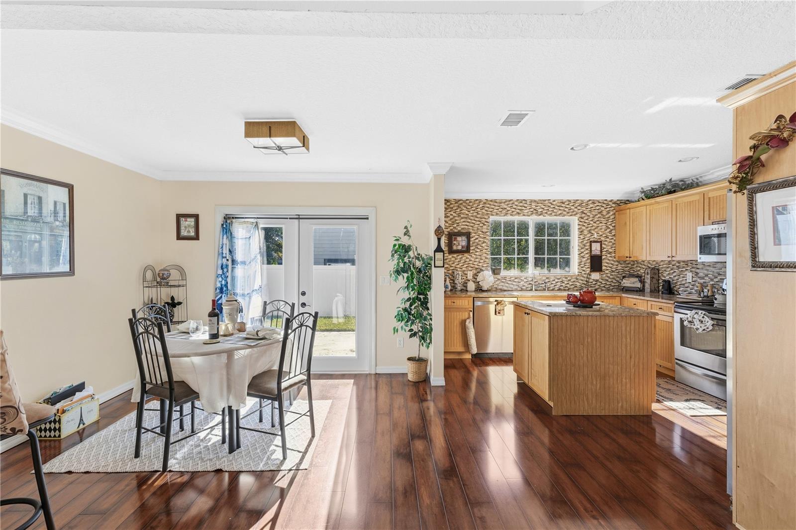 WEDGEWOOD GROVES - Residential