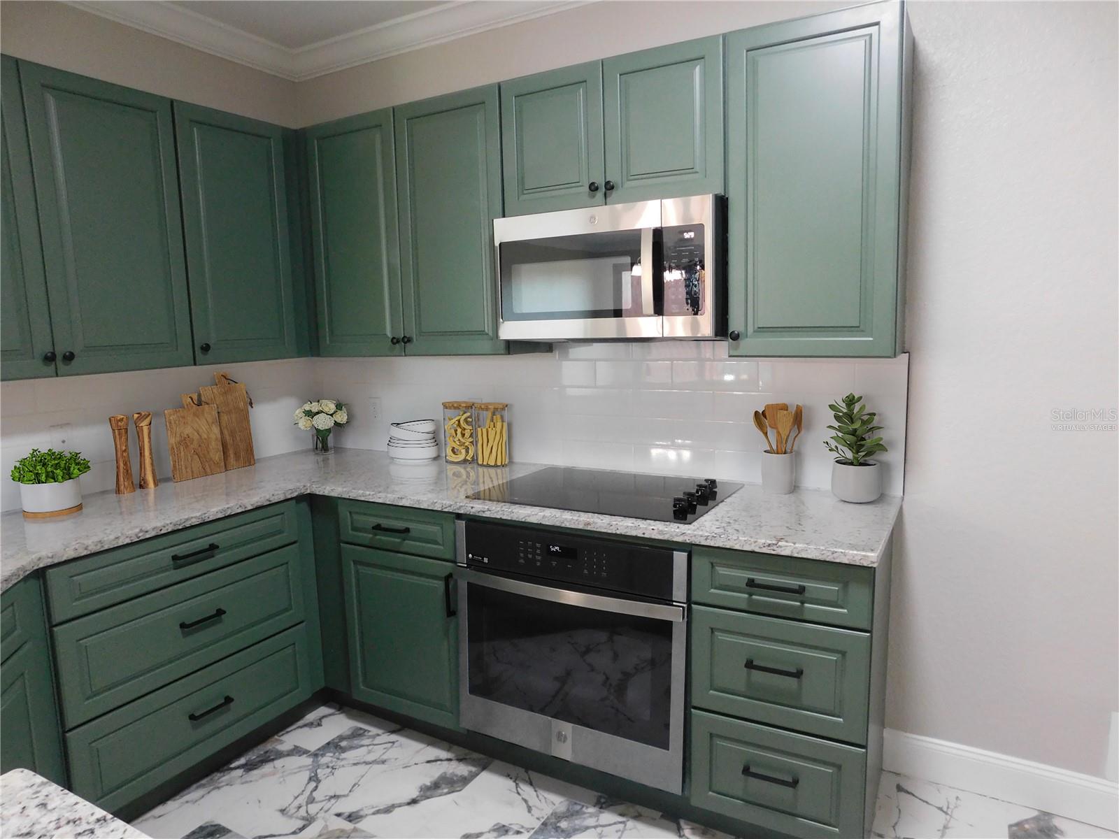 2725 VIA CIPRIANI 735B