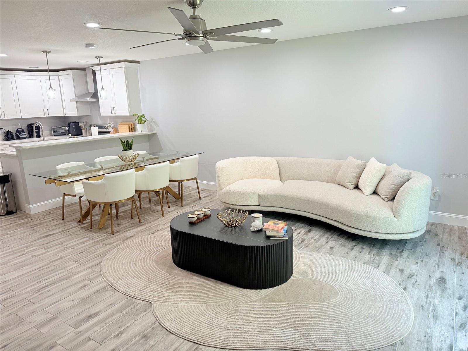 EDGEWATER AT GRAND OAKS PH 02 - Residential Lease