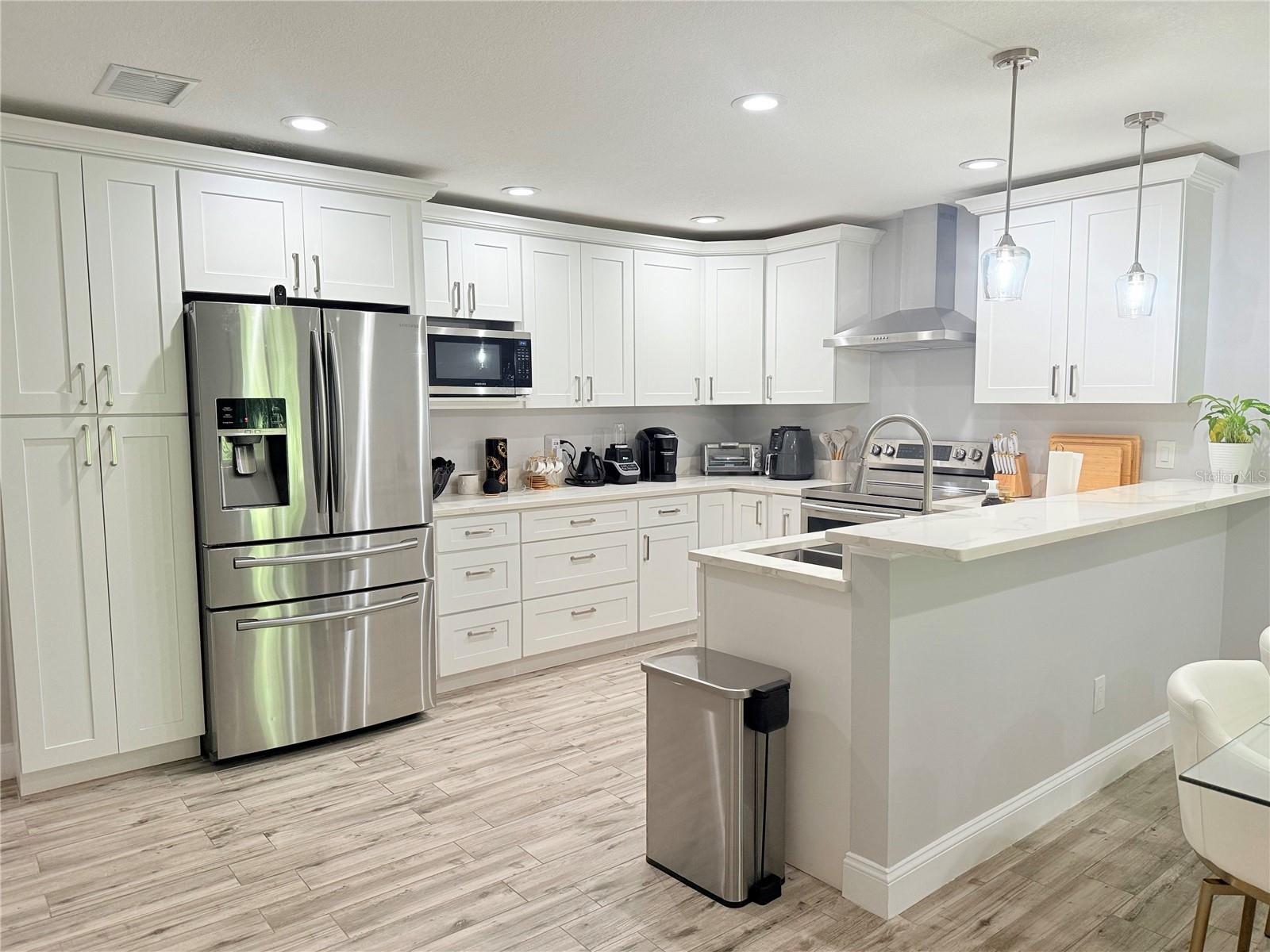 EDGEWATER AT GRAND OAKS PH 02 - Residential Lease