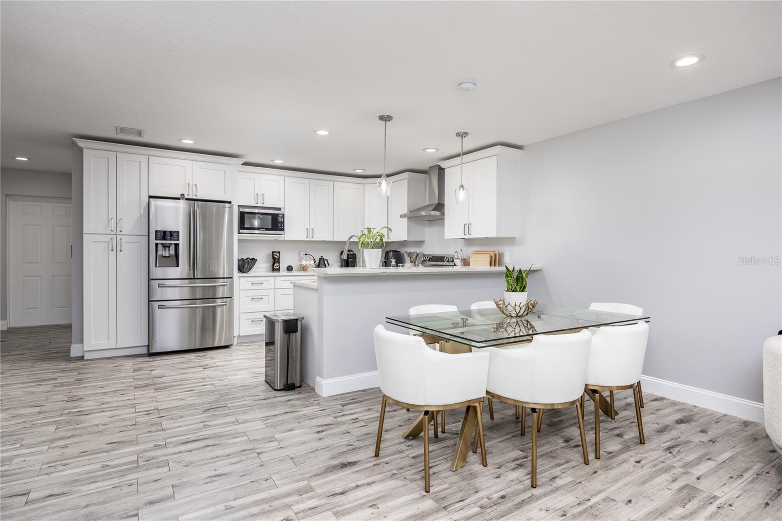 EDGEWATER AT GRAND OAKS PH 02 - Residential Lease