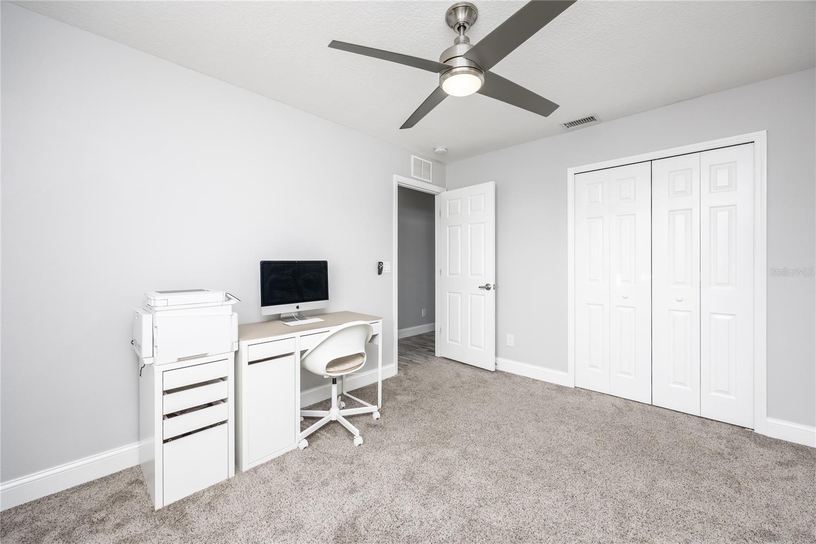 EDGEWATER AT GRAND OAKS PH 02 - Residential Lease