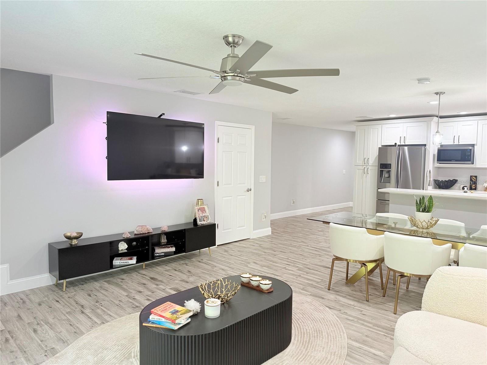 EDGEWATER AT GRAND OAKS PH 02 - Residential Lease