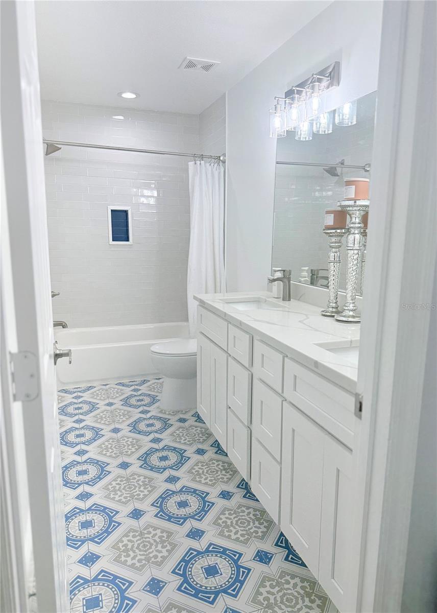 EDGEWATER AT GRAND OAKS PH 02 - Residential Lease