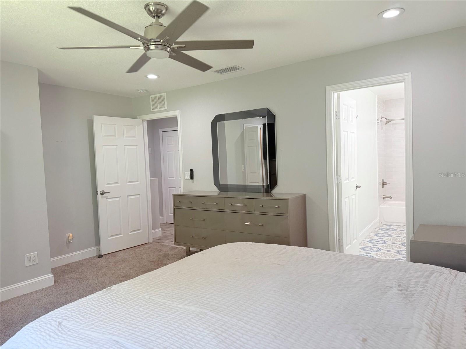 EDGEWATER AT GRAND OAKS PH 02 - Residential Lease