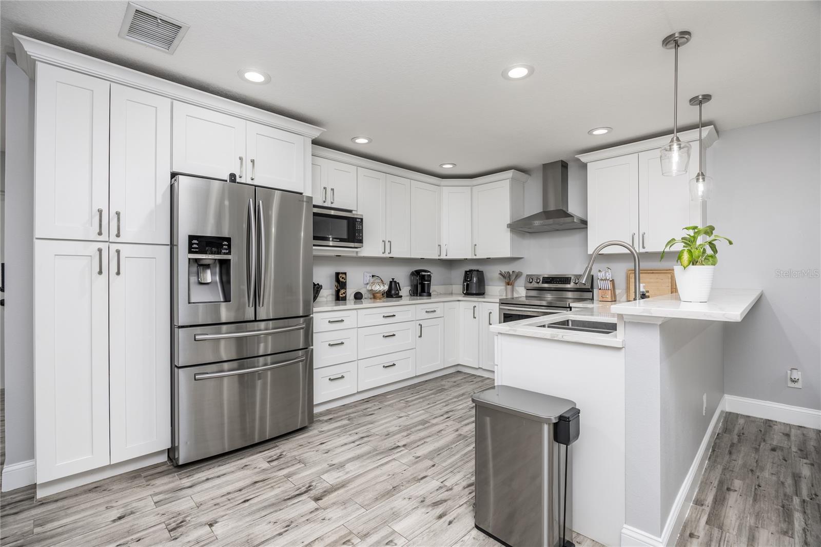 EDGEWATER AT GRAND OAKS PH 02 - Residential Lease