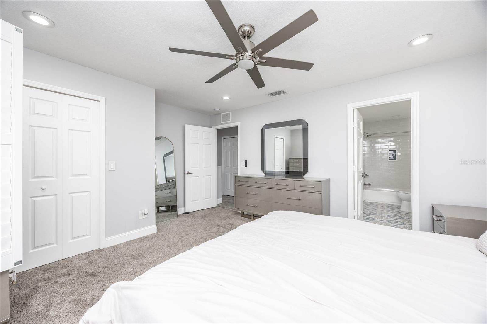 EDGEWATER AT GRAND OAKS PH 02 - Residential Lease