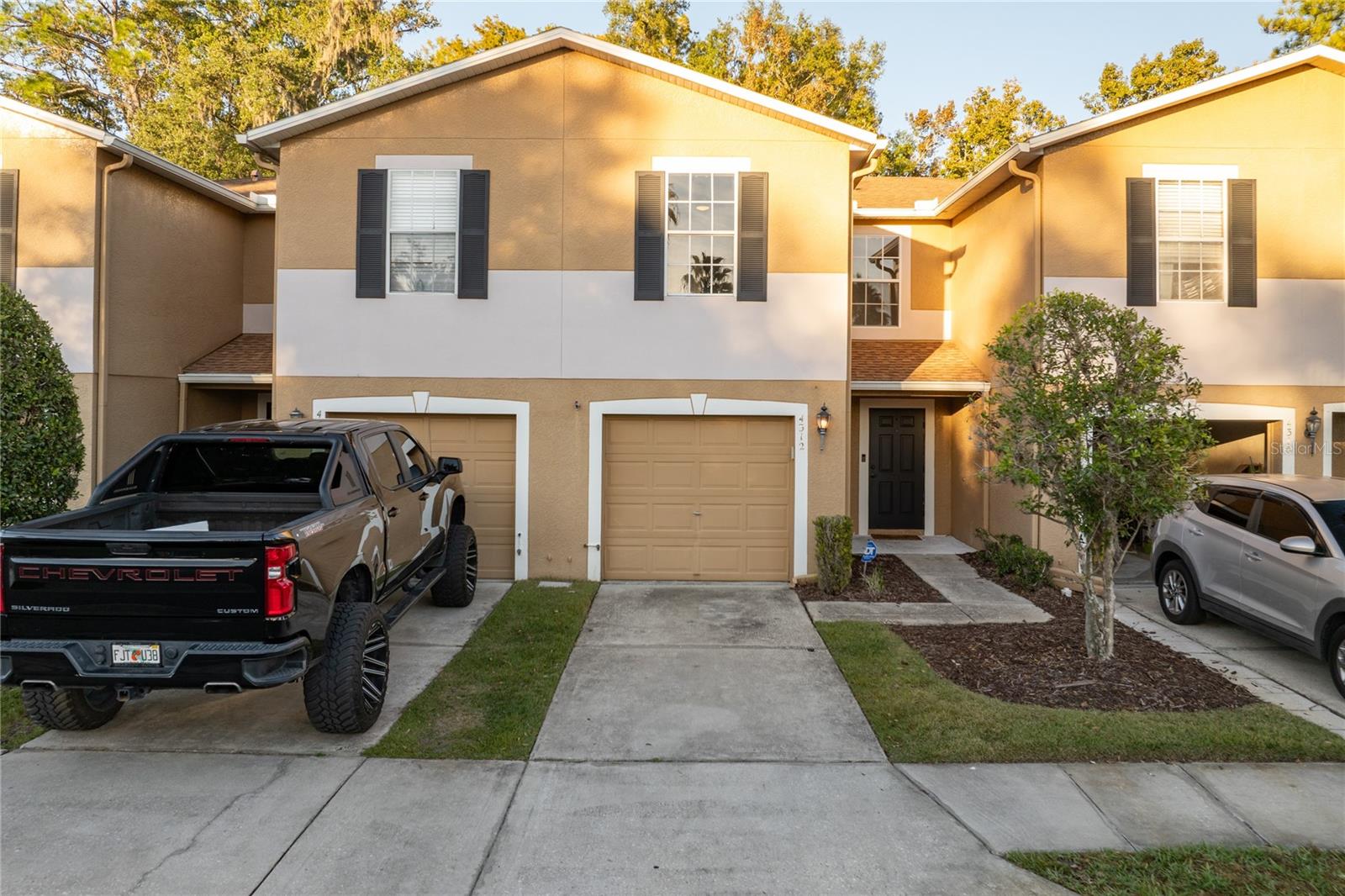 EDGEWATER AT GRAND OAKS PH 02 - Residential Lease