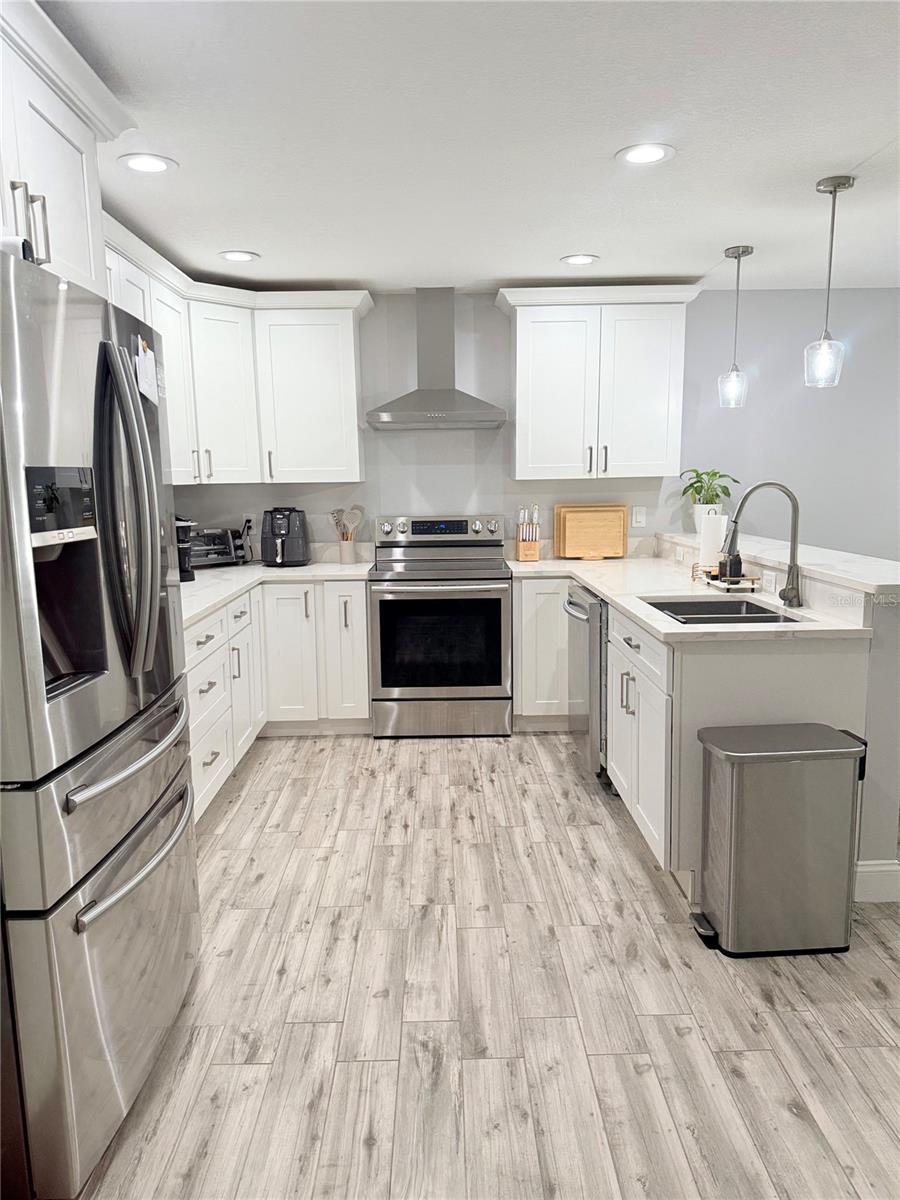 EDGEWATER AT GRAND OAKS PH 02 - Residential Lease