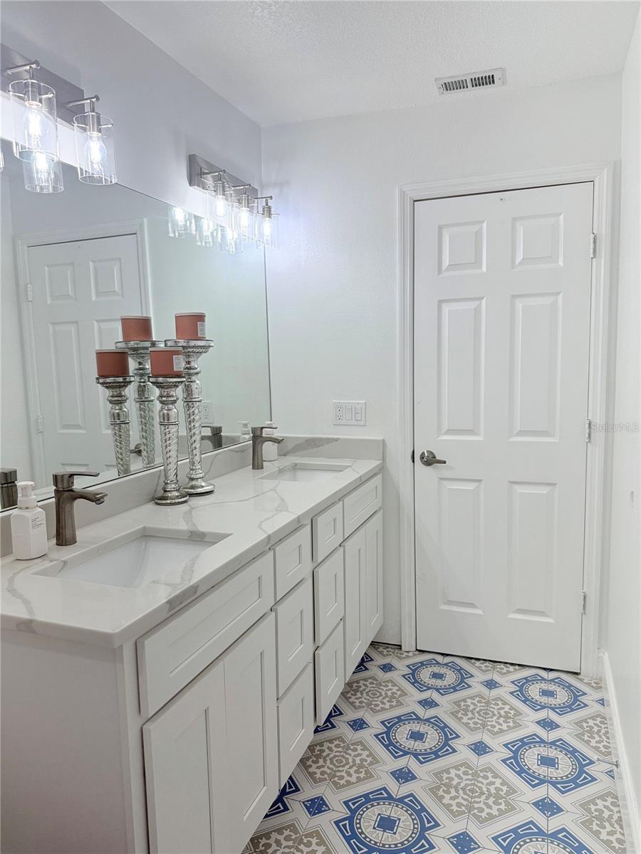 EDGEWATER AT GRAND OAKS PH 02 - Residential Lease