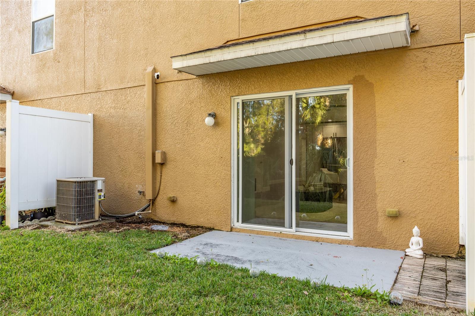 EDGEWATER AT GRAND OAKS PH 02 - Residential Lease