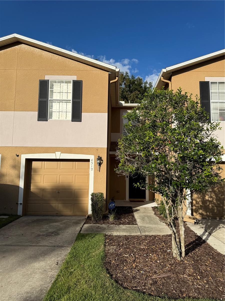 EDGEWATER AT GRAND OAKS PH 02 - Residential Lease