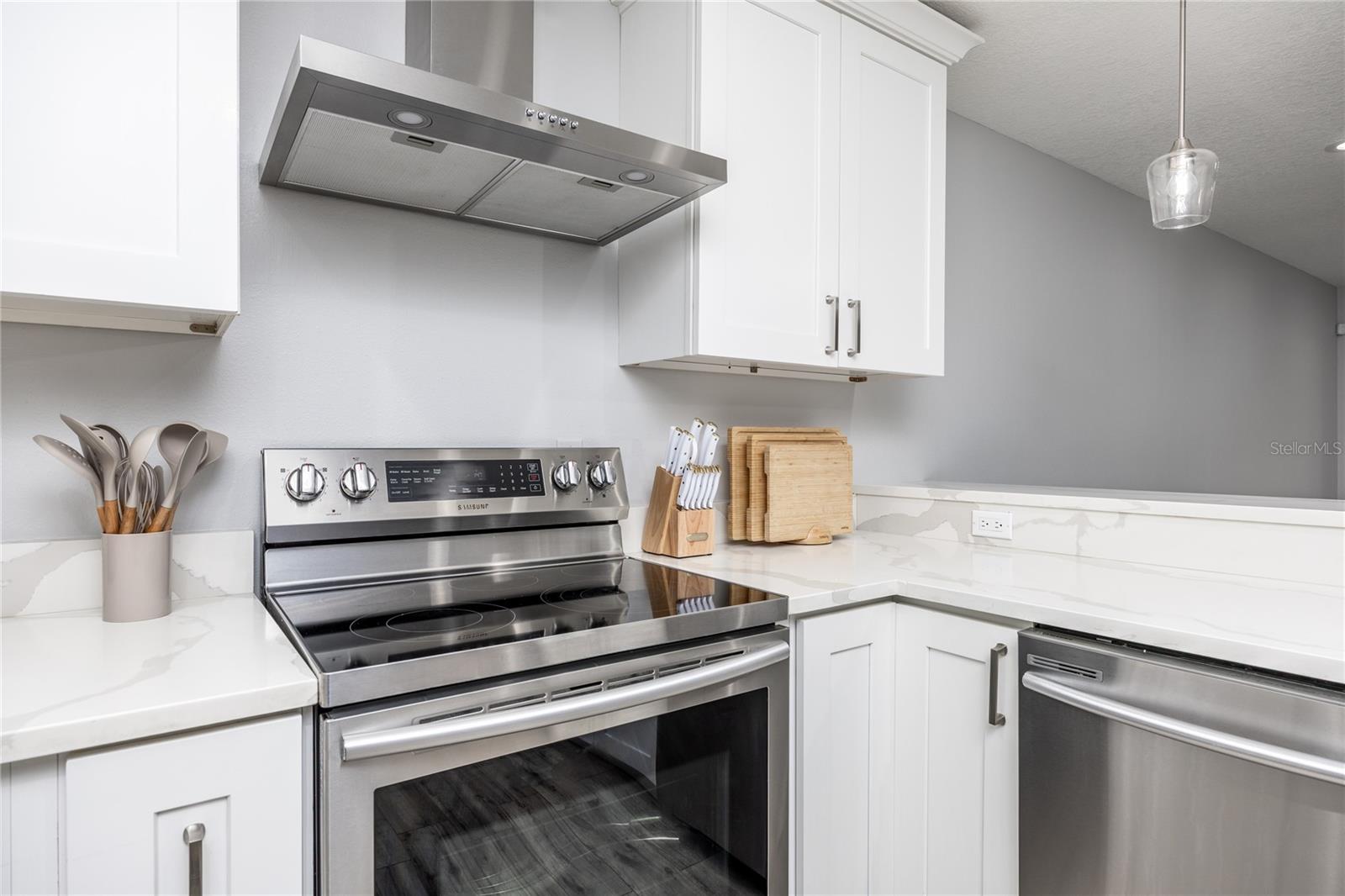 EDGEWATER AT GRAND OAKS PH 02 - Residential Lease