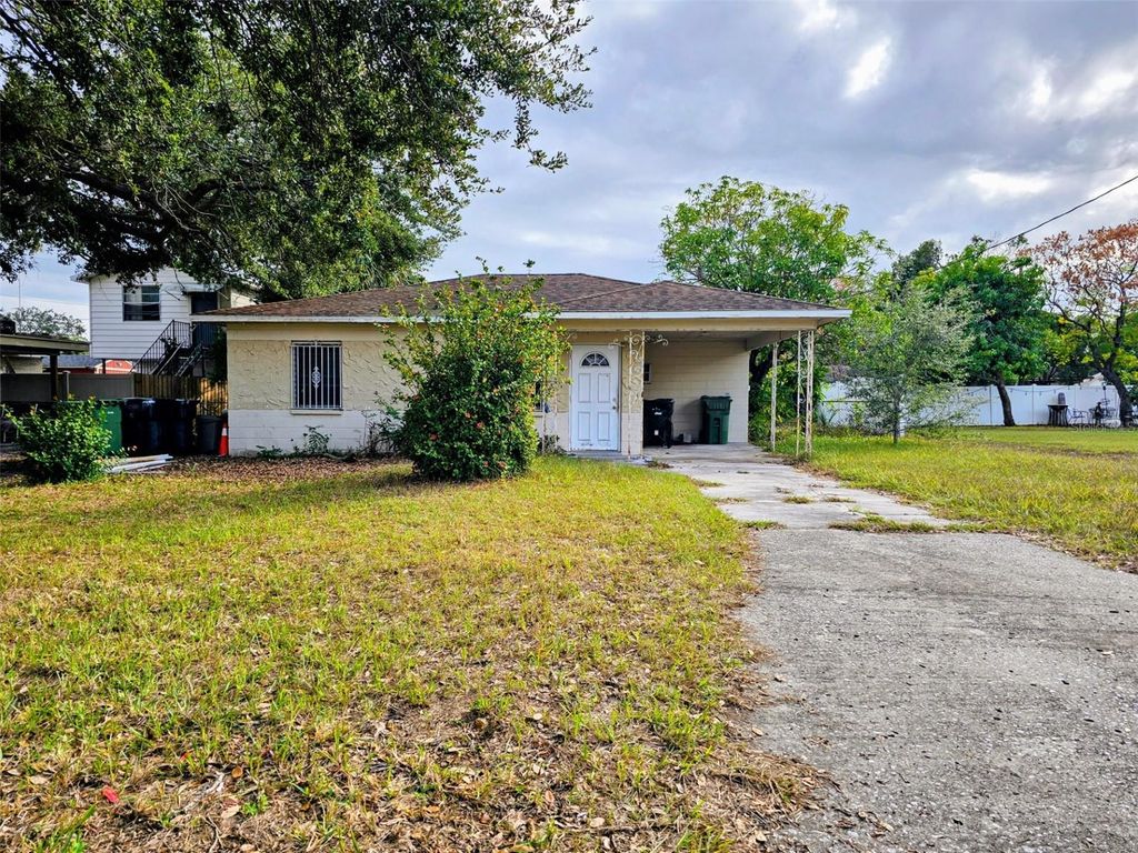Photo of 2706 W Grace Street, Tampa, FL 33607 (MLS # TB8455335)
