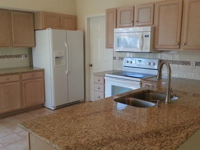 CARRINGTON PARK - Residential Lease