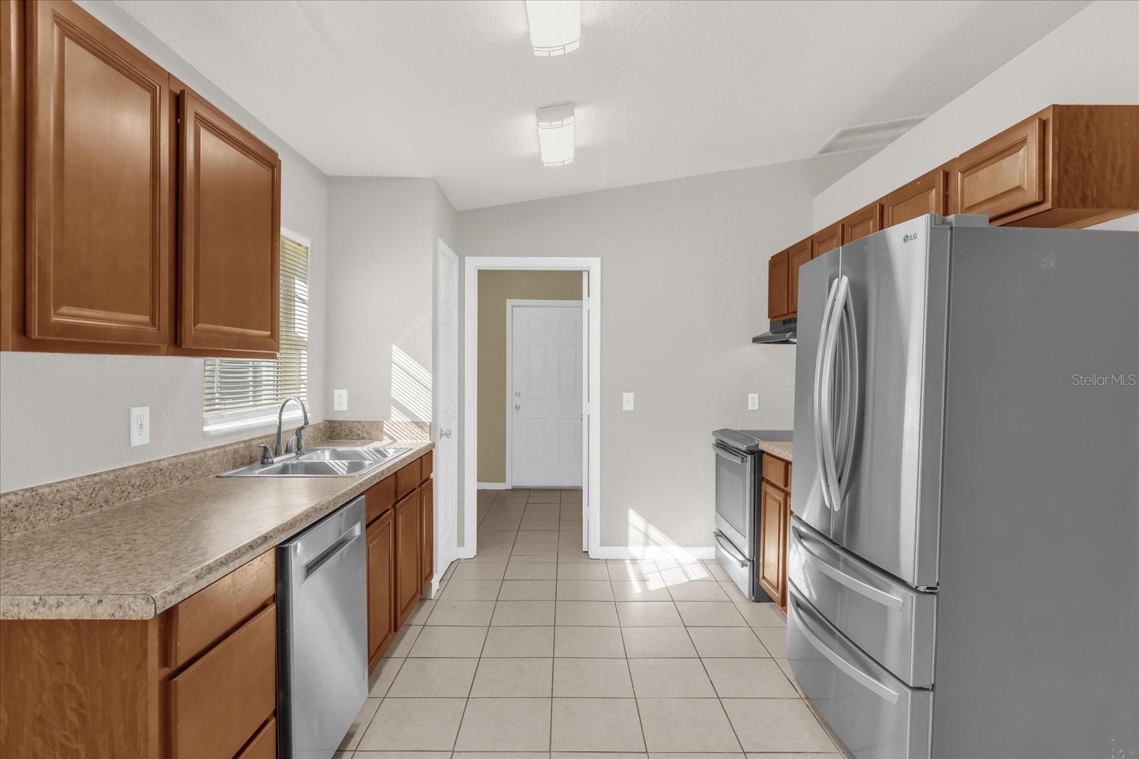 SUNVIEW MANOR - Residential