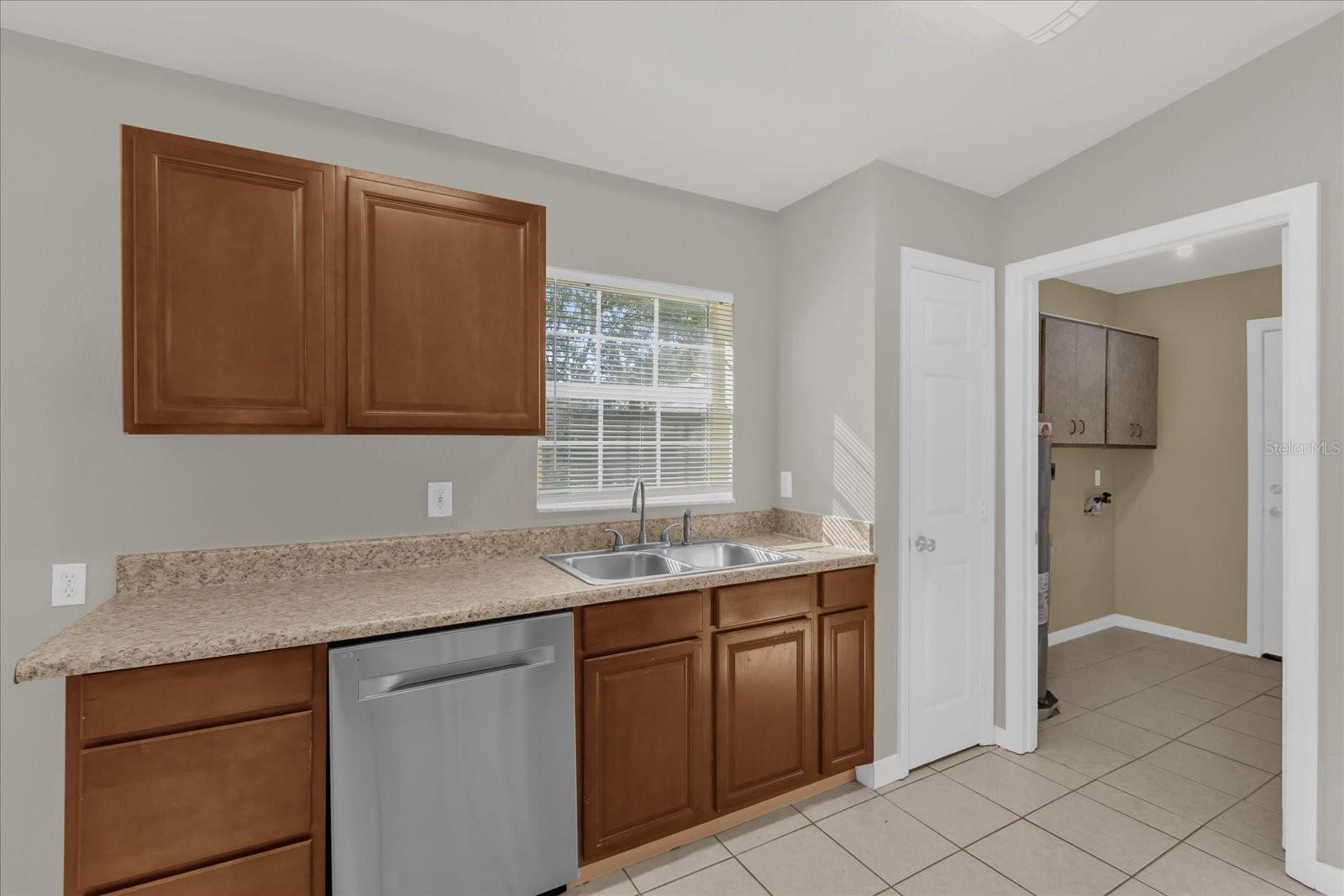 SUNVIEW MANOR - Residential