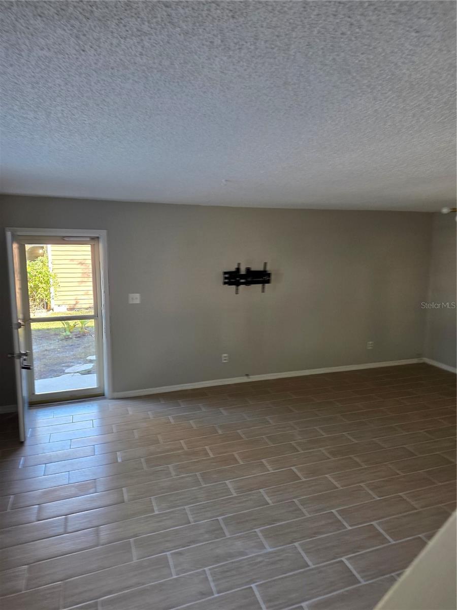 FERNBROOK TRAILS PH 3 - Residential Lease