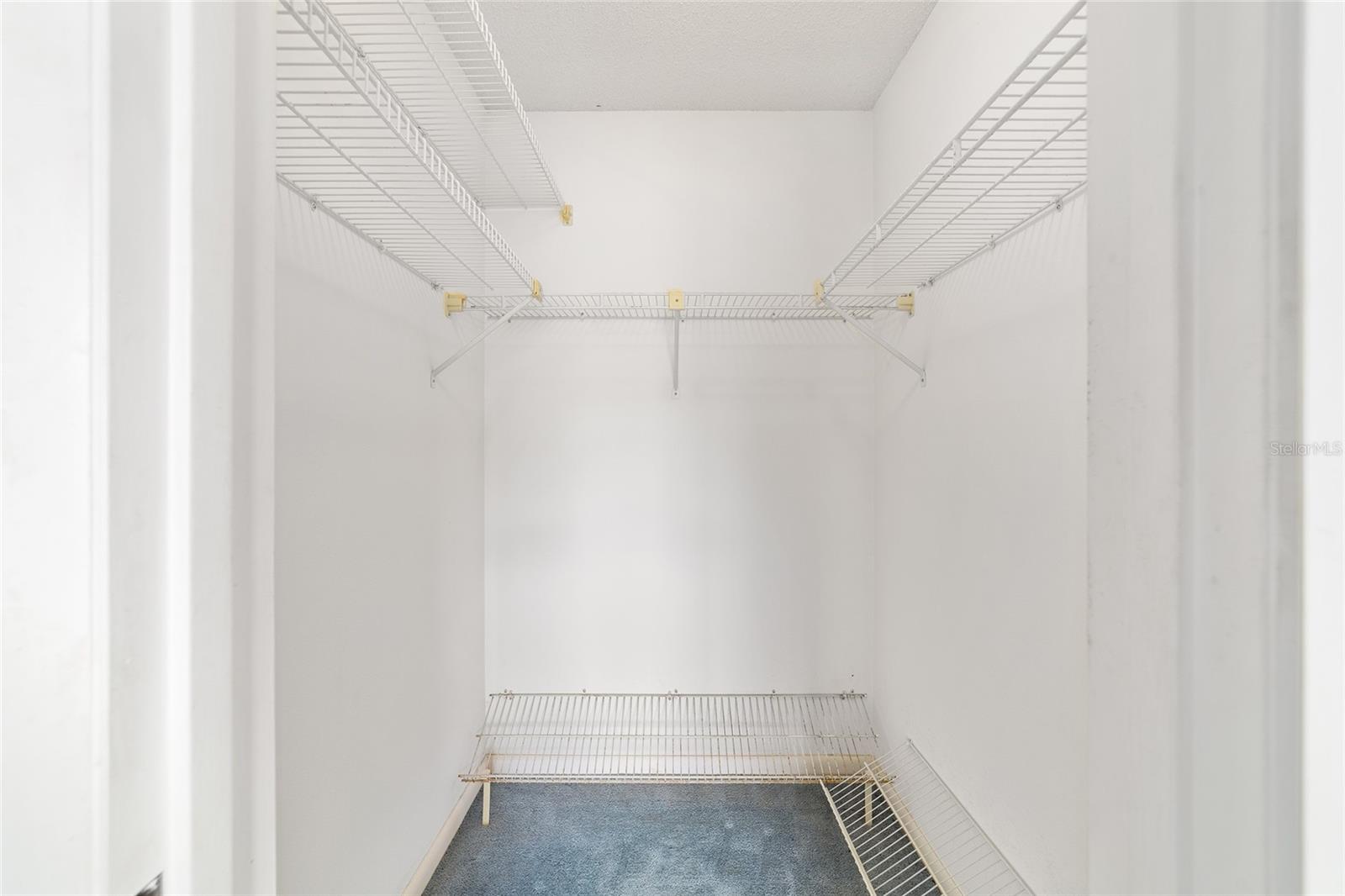 RAVEN HILL - Residential