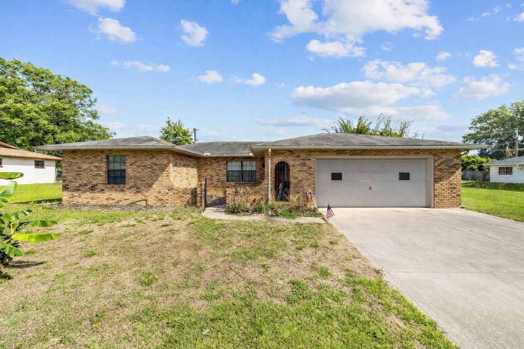 Photo of 2701 SE 36th Street, Ocala, FL 34471 (MLS # OM722745)