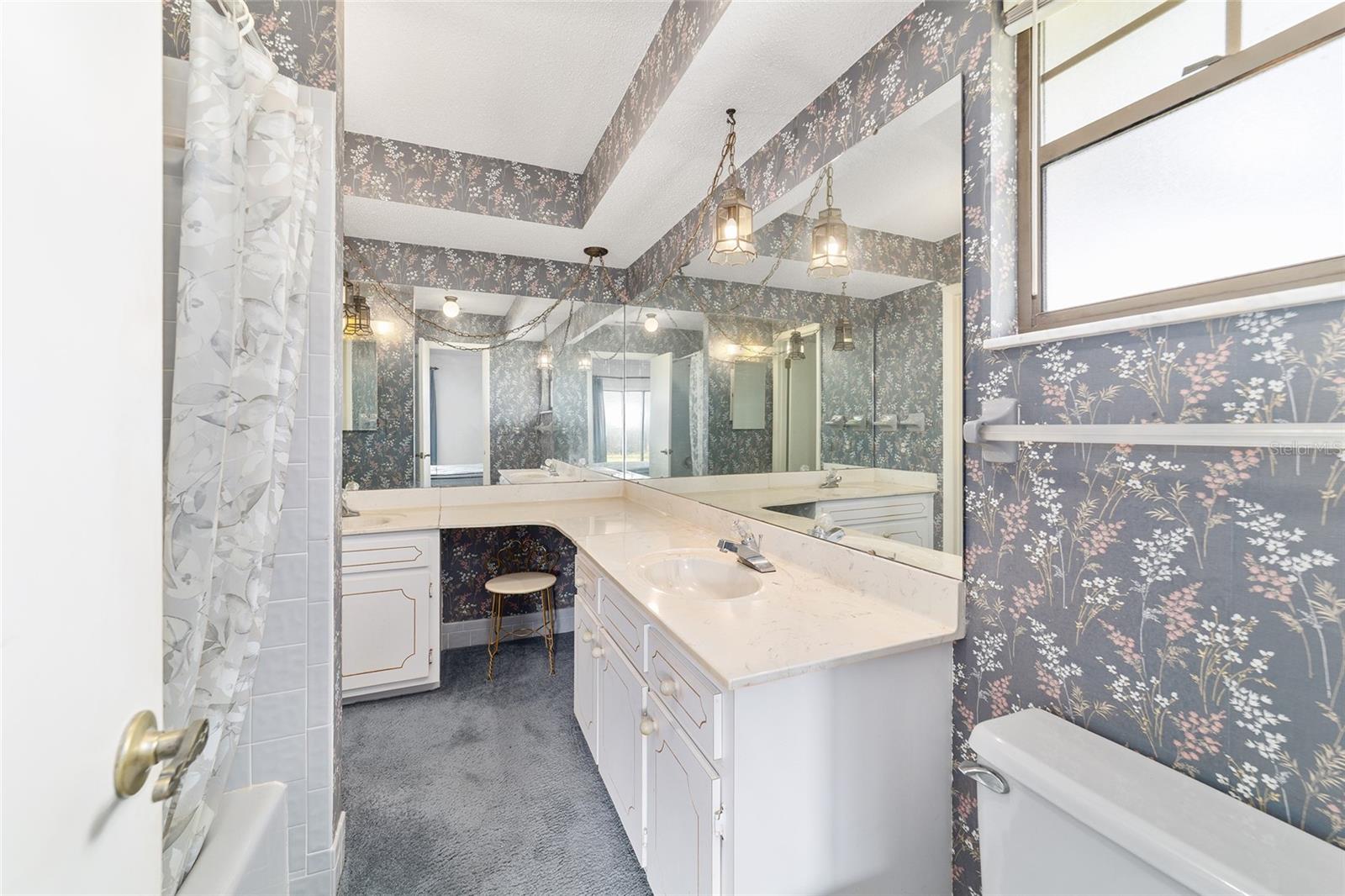 RAVEN HILL - Residential